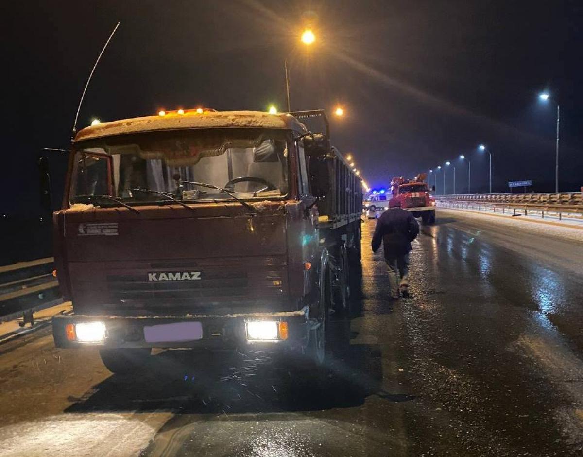 В Энгельсском районе в столкновении с Камазом погиб водитель «Нексии»