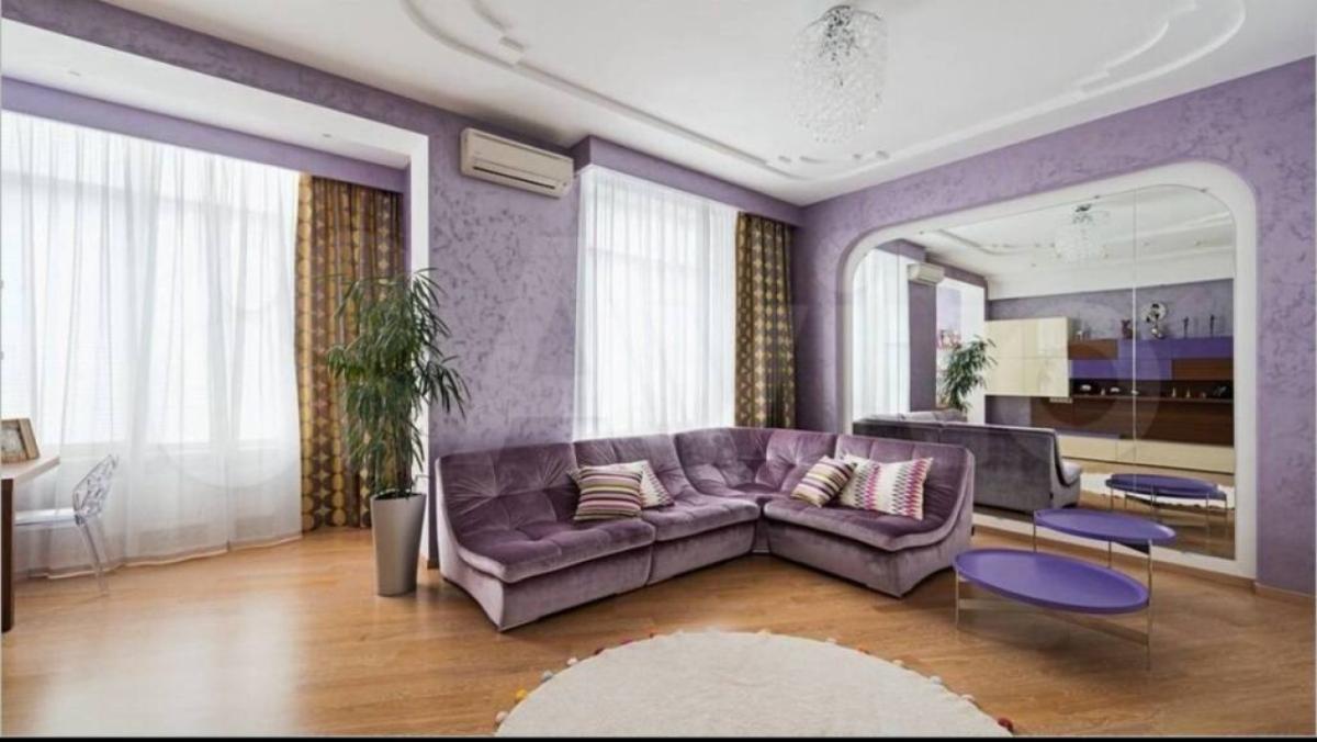 В Саратове за 60 млн продают 4-комнатную квартиру у сквера 