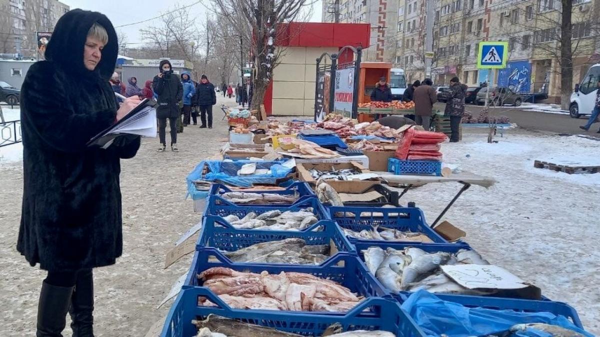 Власти Энгельса продолжили борьбу с несанкционированной уличной торговлей