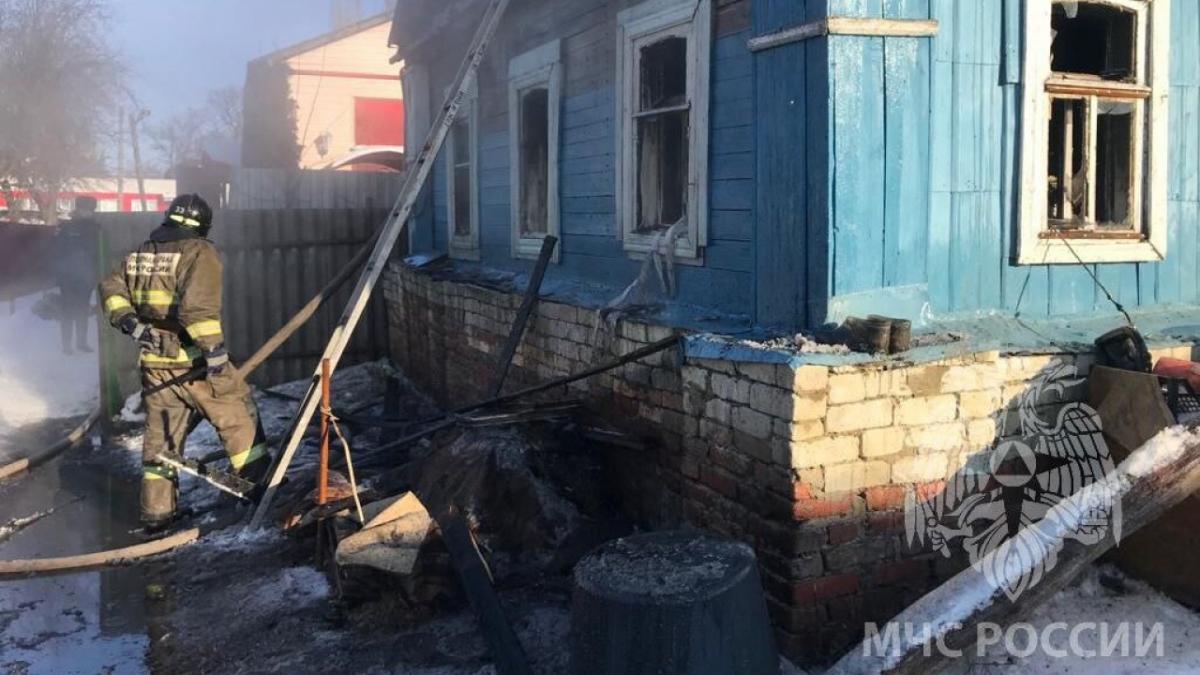 Два человека погибли на пожаре в Аткарске на улице Ленина