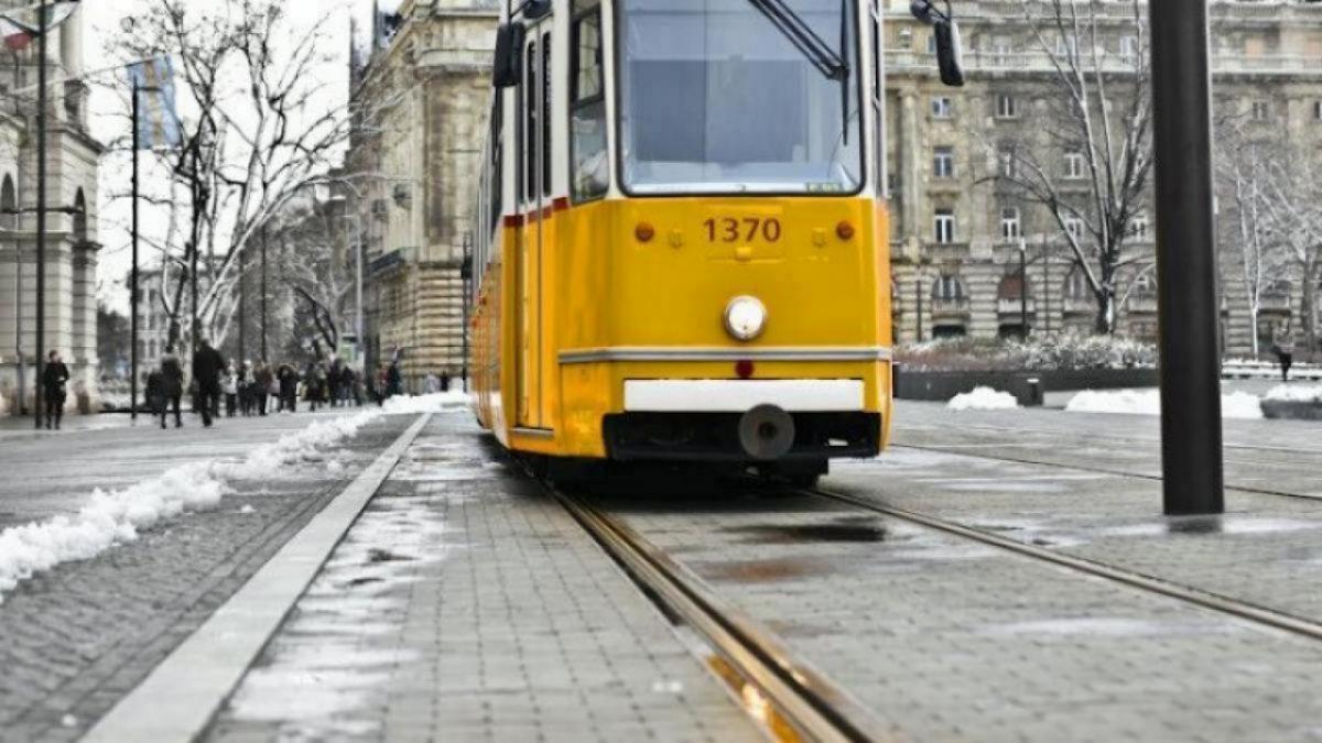 Жителя Севастополя напугало состояние саратовских трамваев