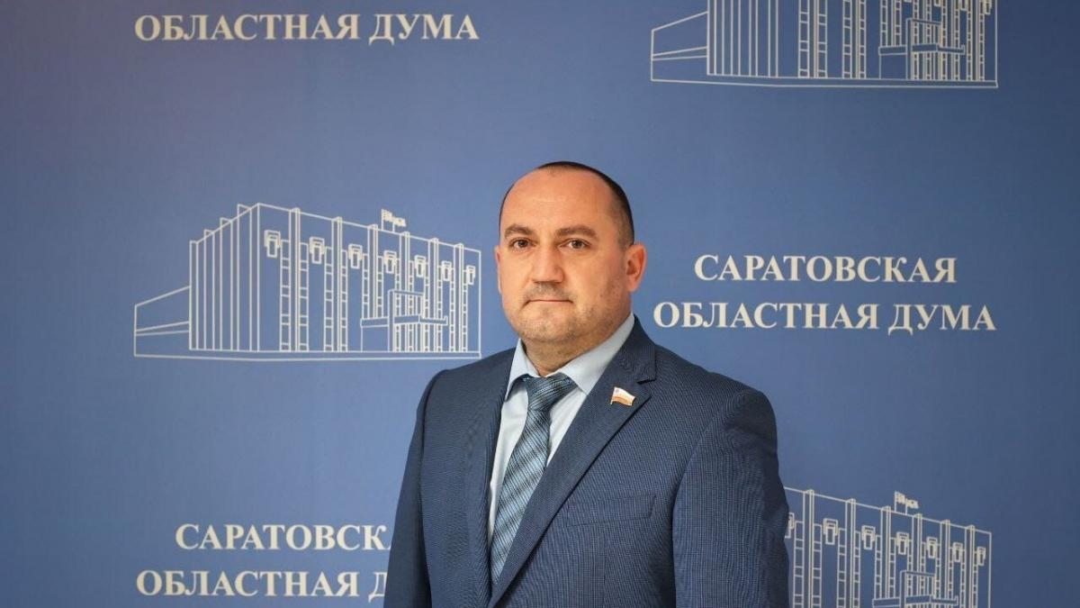 Депутат облдумы Калинин поздравил саратовцев с Днем медицинского работника