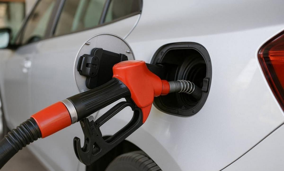 Саратовский бензин остается самым дорогим в ПФО