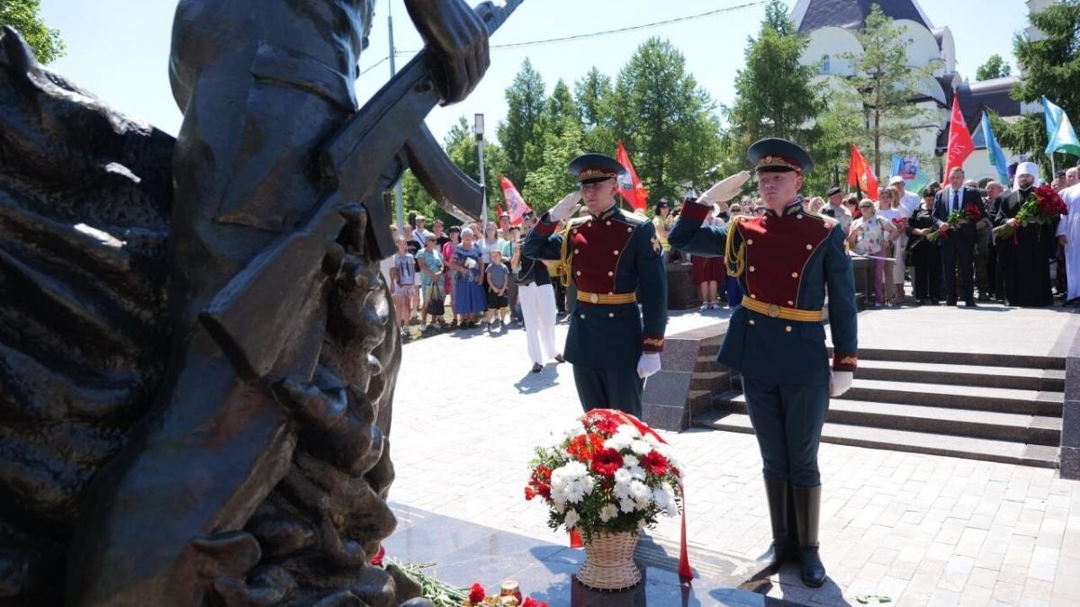 Имена 172 погибших в СВО саратовцев увековечили в Парке Победы