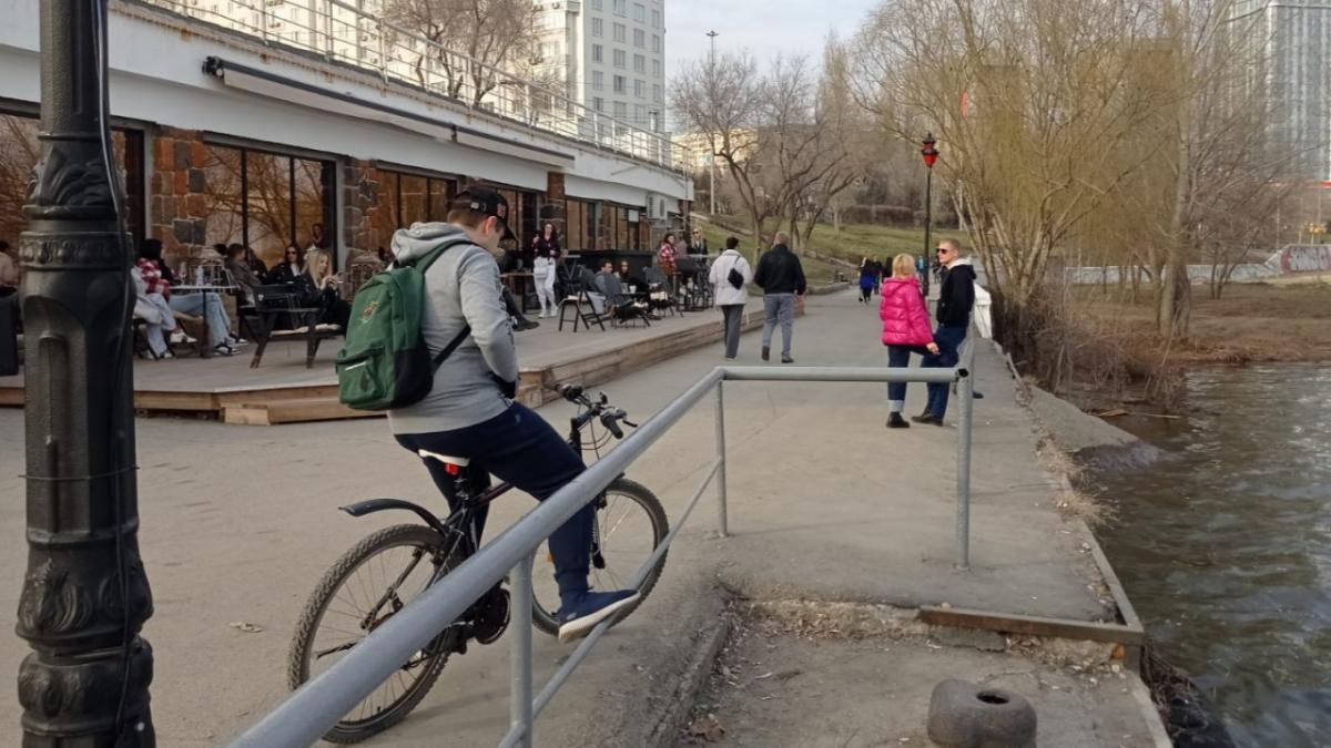 Больше половины саратовцев выступают за 4-дневную рабочую неделю