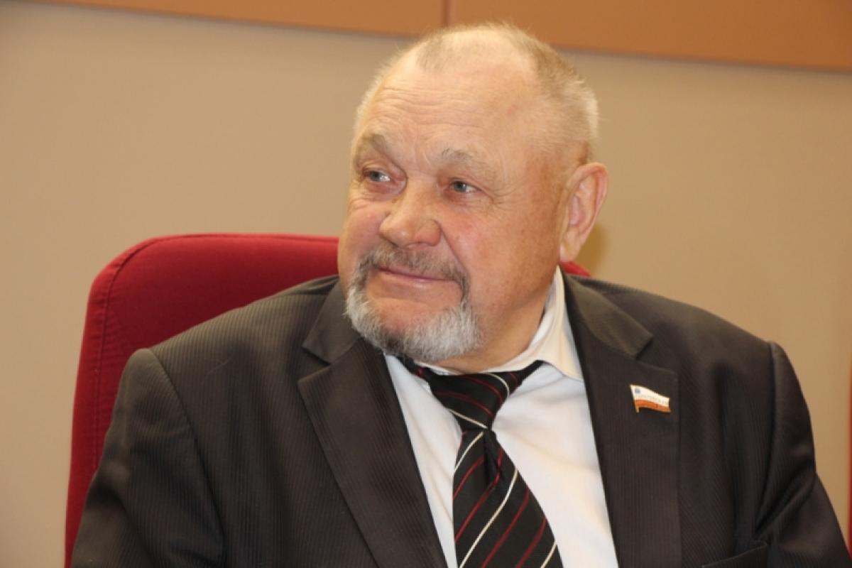 Николай Яковлев: «Семенец никогда не был политиком, он - служака»