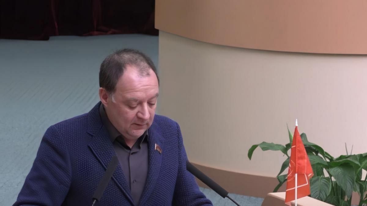 Депутат Буланов оценил конфликт между банками и маркетплейсами