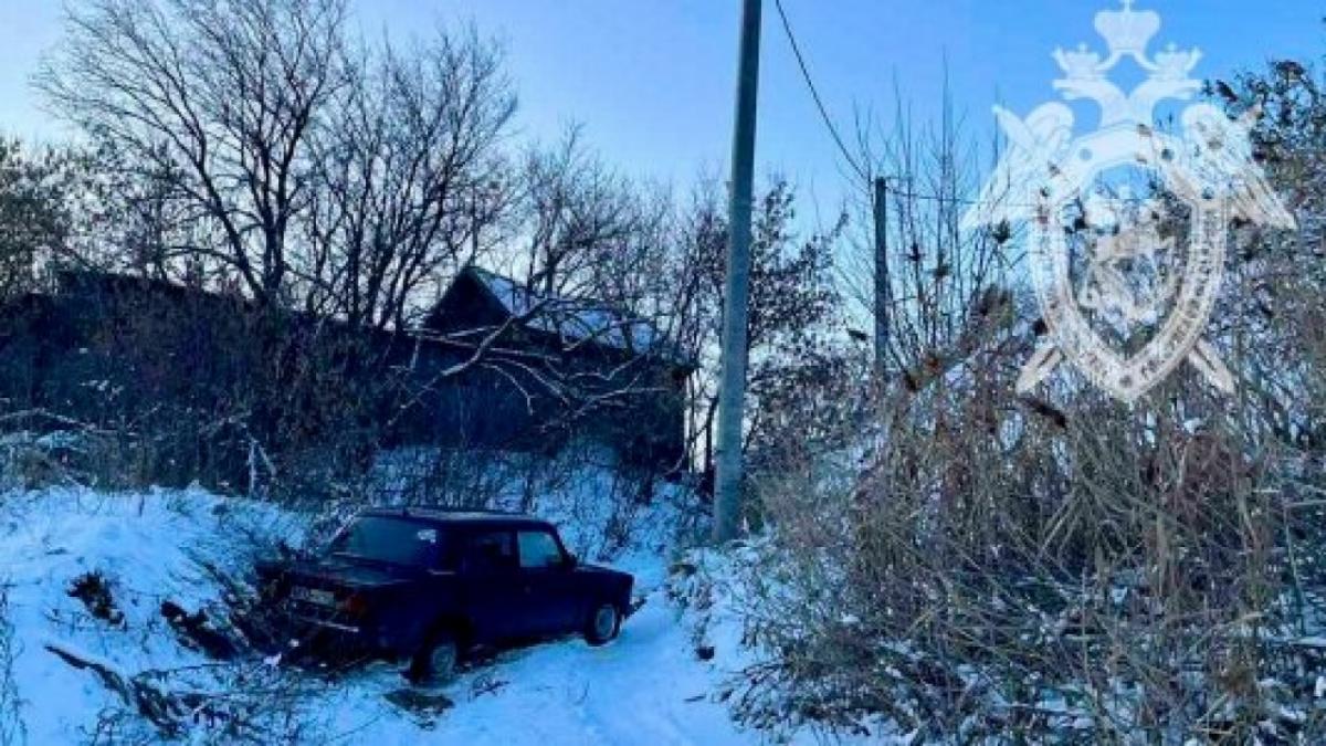 Под Саратовом в застрявшем в снегу автомобиле обнаружили труп рыбака