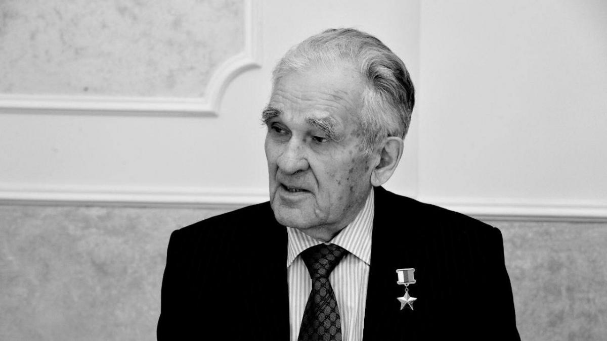В Саратове на 94-м году скончался Герой России Василий Работа