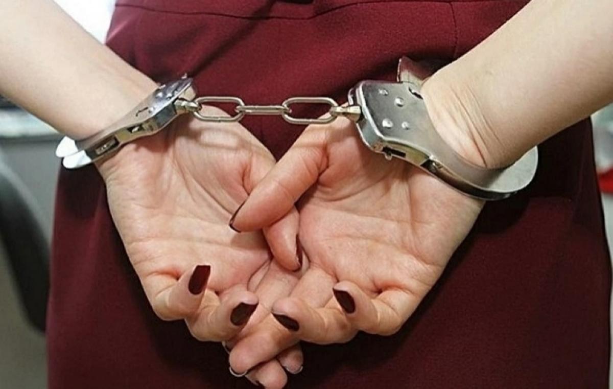 Молодая парочка сковала себя наручниками и не могла освободиться без помощи посторонних