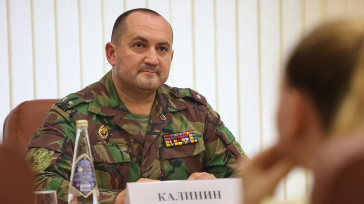 Депутат Калинин поздравил земляков с Днем защитника Отечества