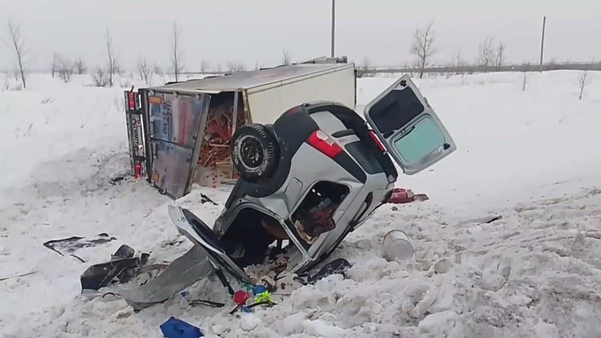 В жутком ДТП с 4 авто под Саратовом разбился насмерть водитель «Ларгуса»