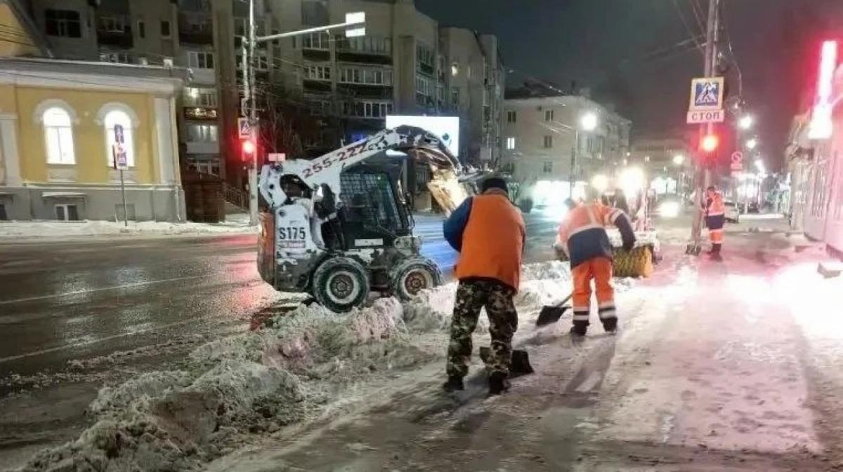 Последствия урагана: Исаев рассказал о 130 поваленных деревьях в Саратове