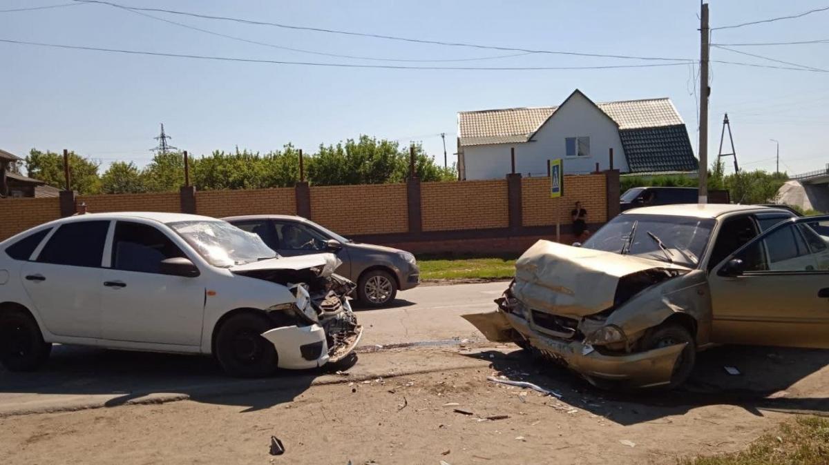 В Аткарске 2 человека пострадали в ДТП на Чернышевского