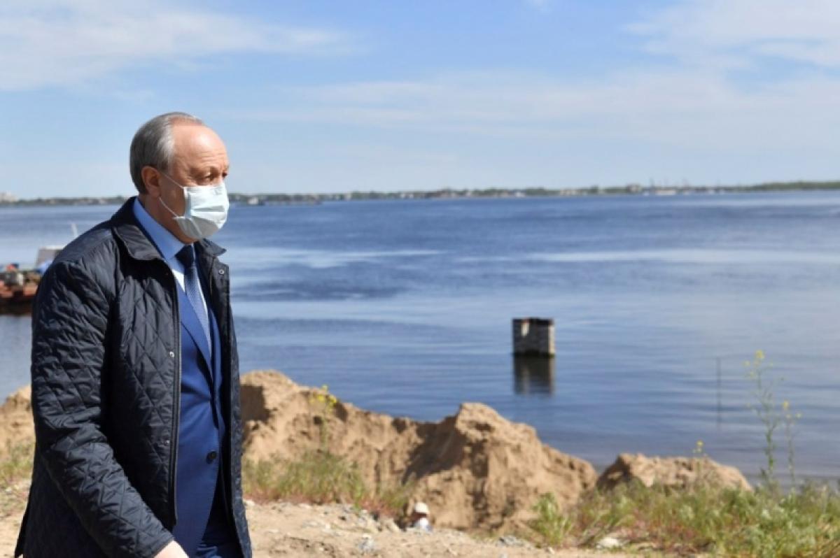 Новая набережная и пляж в Саратове: мешают затопленный буксир и коллектор 