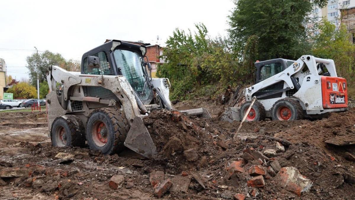 В Саратове создадут 119 бесплатных парковочных мест на 3 улицах