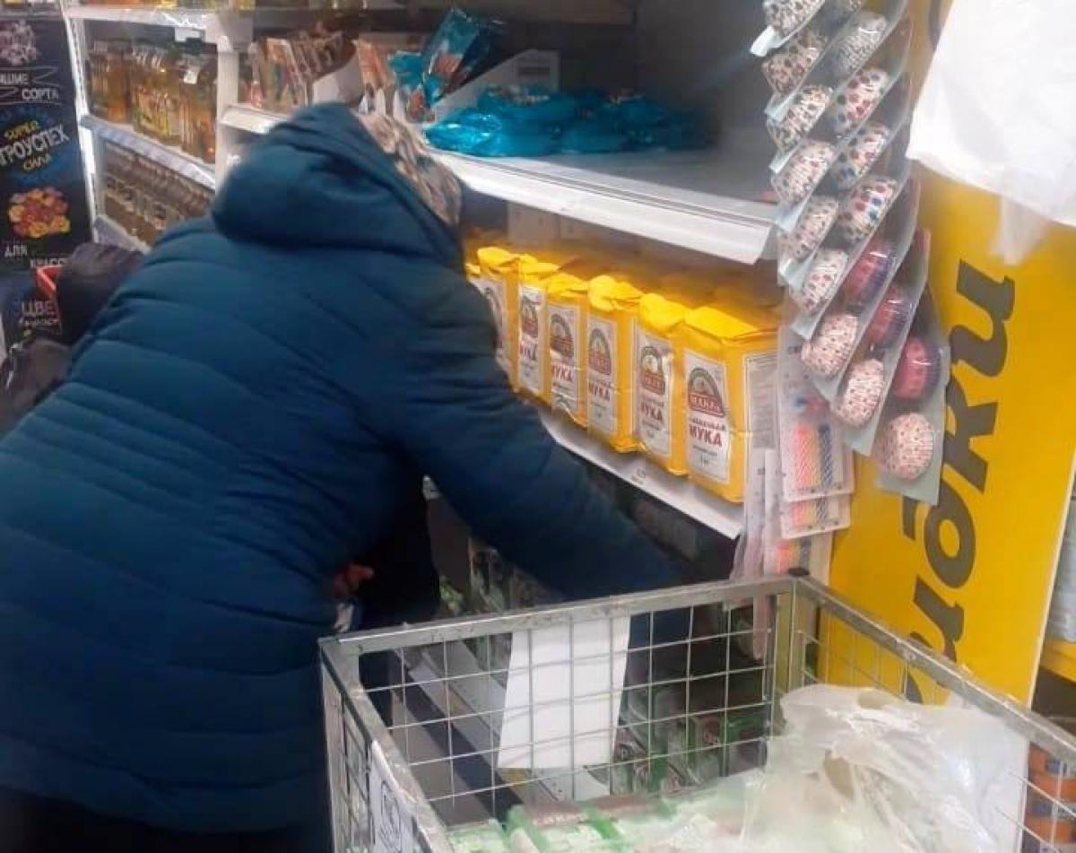 Сахар продают уже стаканами – саратовские власти просят людей остановиться