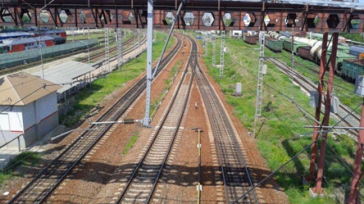 В Саратовской области на несколько часов задержали 4 курортных поезда