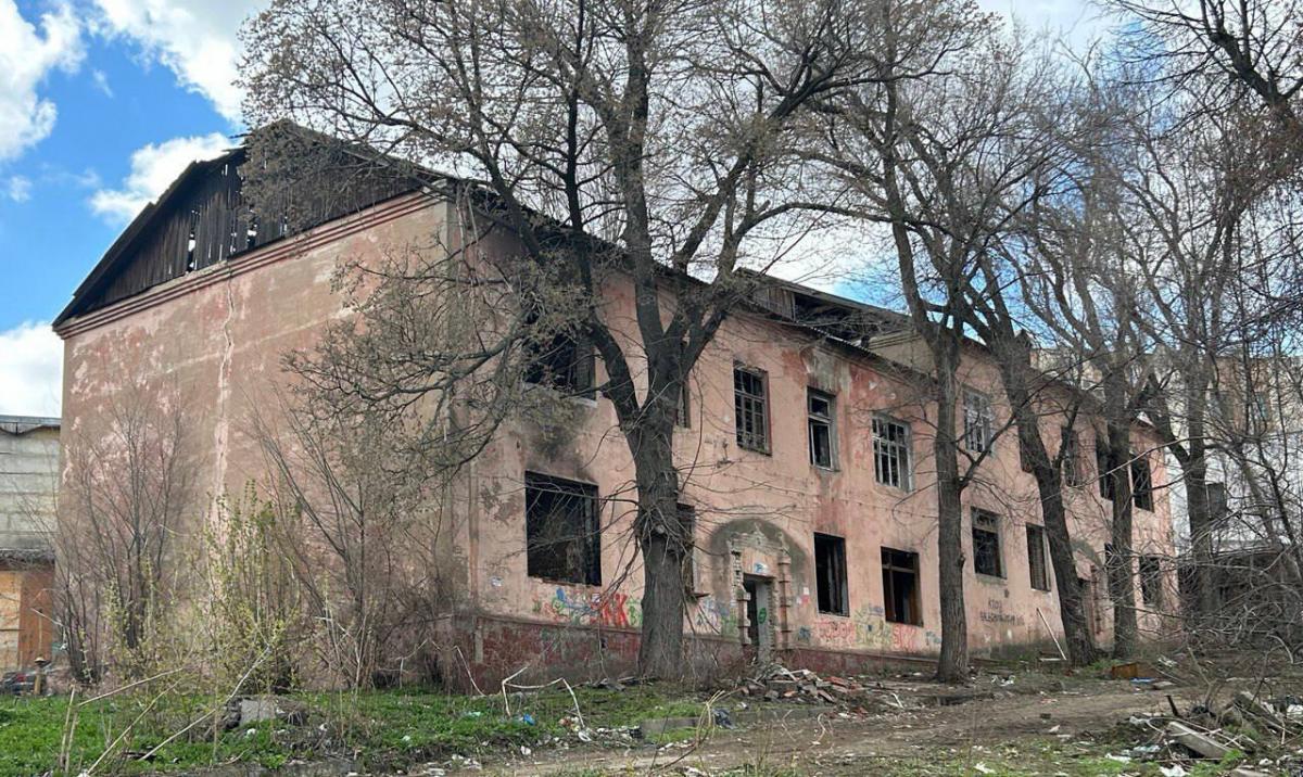 В Ленинском районе Саратова построят поликлинику на месте старых домов