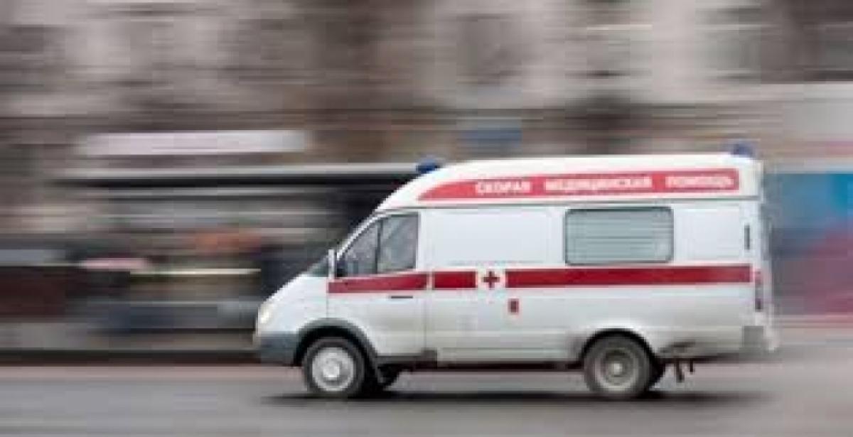 Насильник набросился на женщину ночью посреди улицы: на подмогу пришел водитель скорой помощи