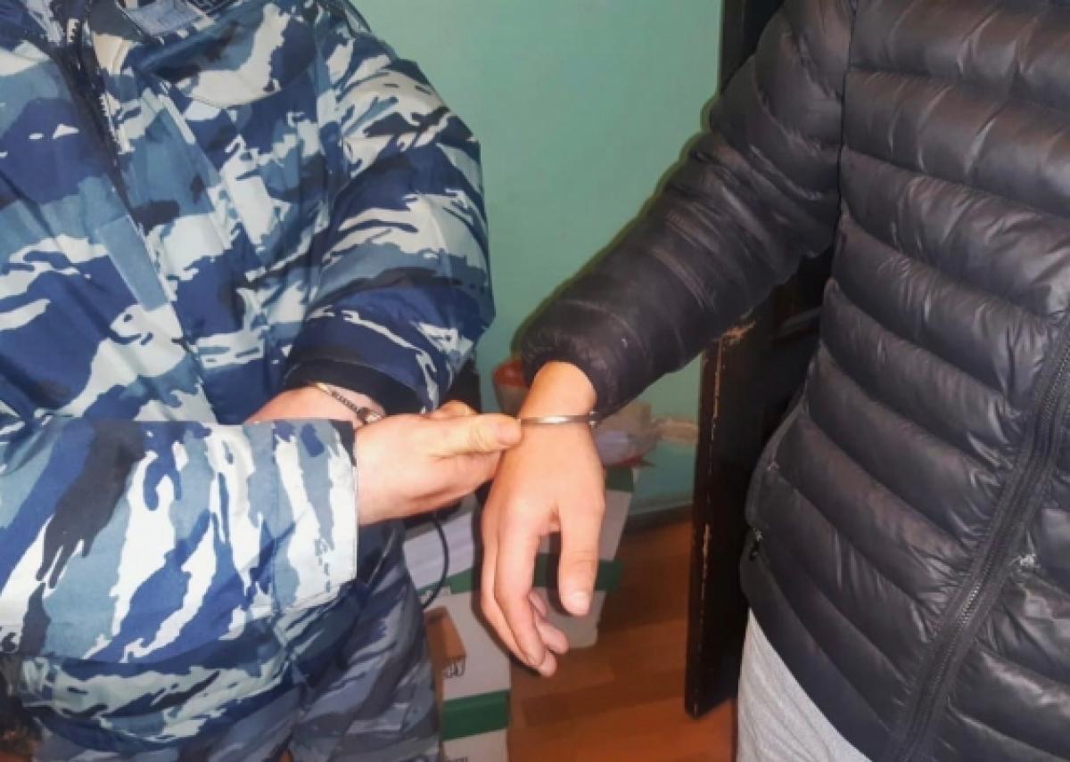 Отнял нож и бросил соперника на землю – тот скончался: жителю Саратовской области предъявлено обвинение 