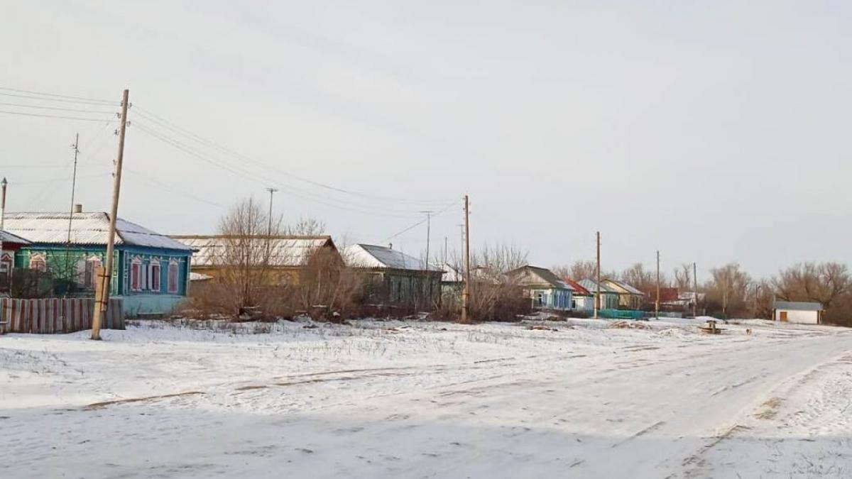 Из-за снегопада без света остались села и школы Энгельсского района
