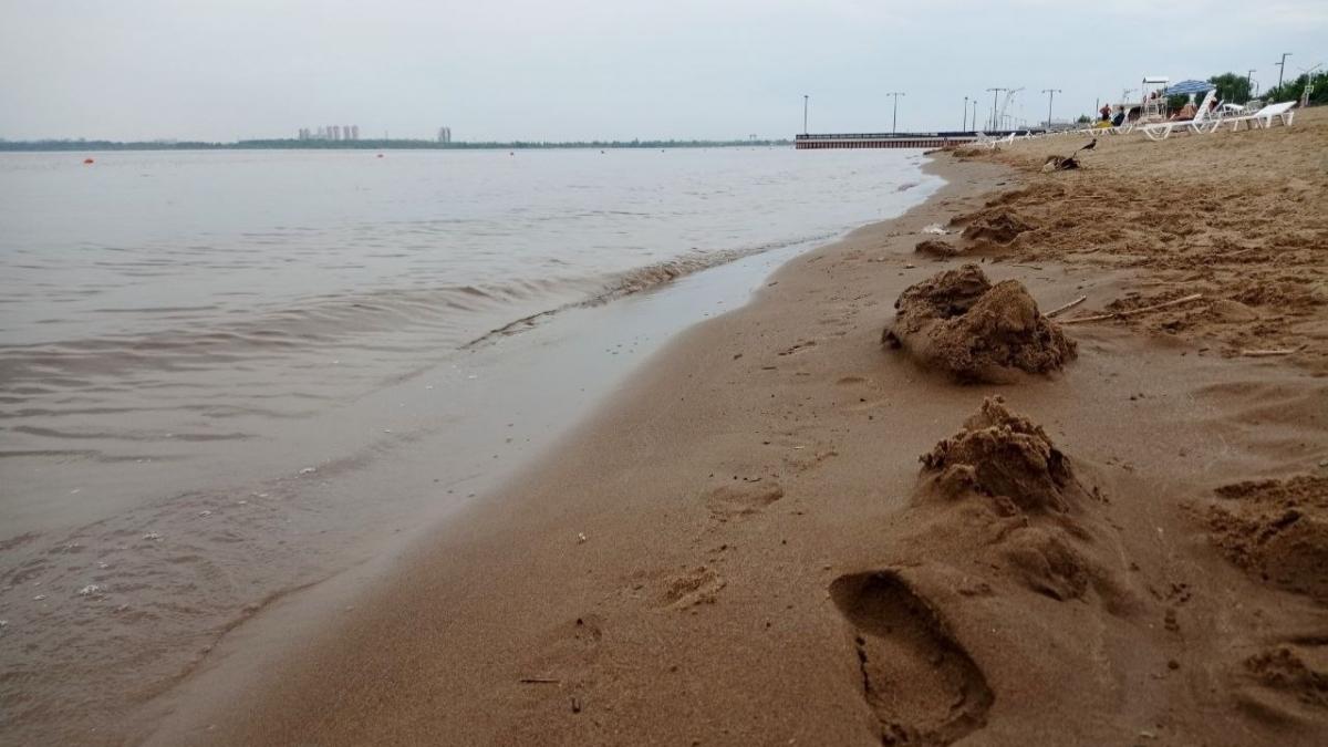 В Саратове во время купания с компанией друзей на пляже утонул подросток