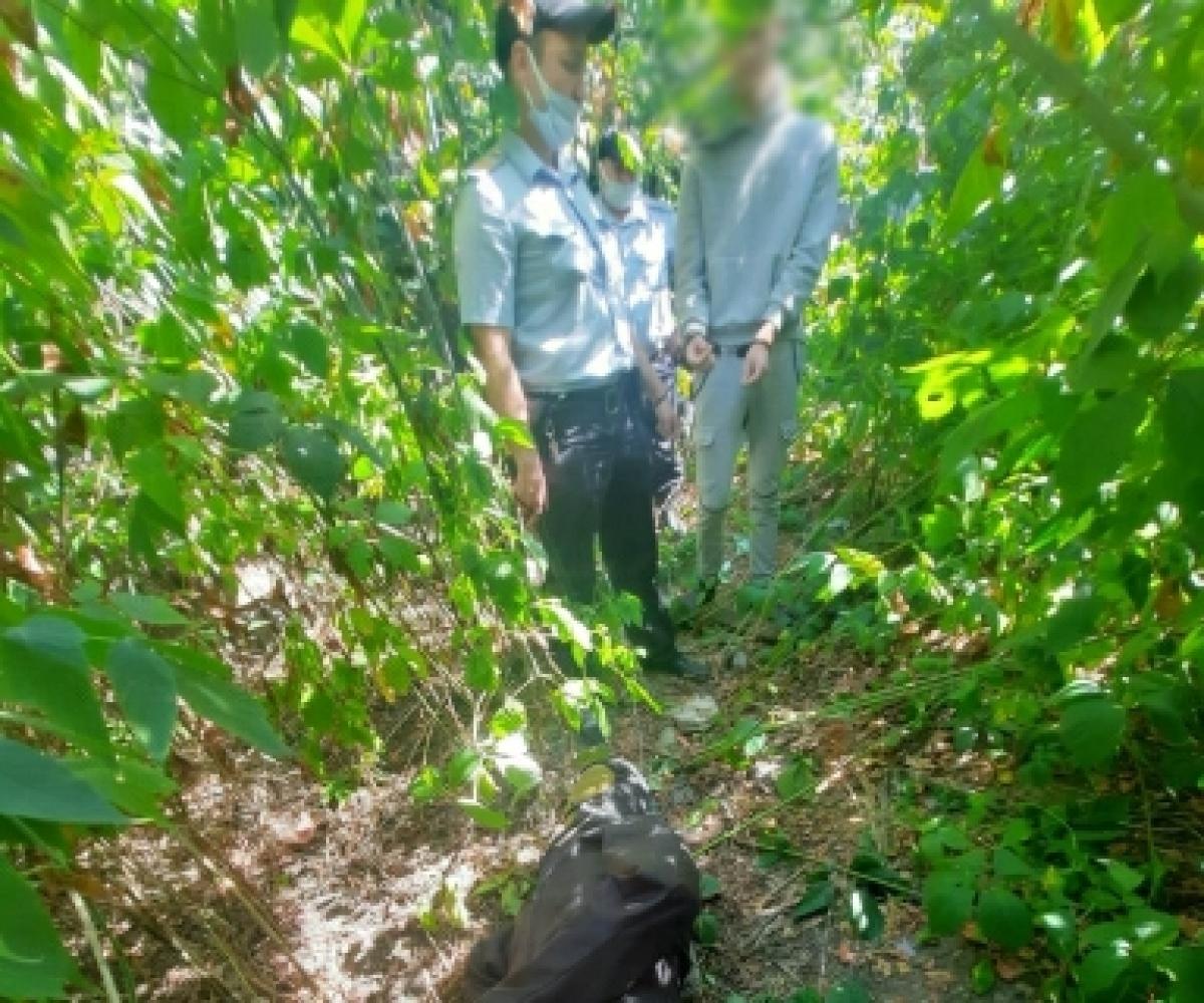 Стали известны подробности исчезновения 18-летней девушки, которую нашли в кустах за гаражами