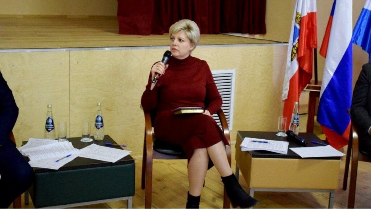 Мокроусова уволила ответственного за благоустройство Волжского района
