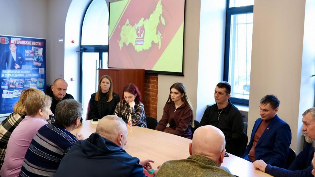 Саратовский депутат Вячеслав Калинин провел встречу с участниками СВО