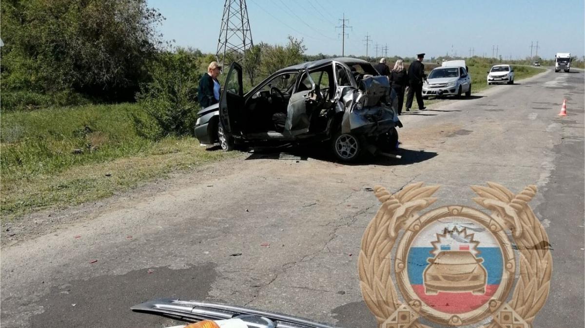 1 погиб и 2 пострадали в попавшей под грузовик «Ладе» под Саратовом