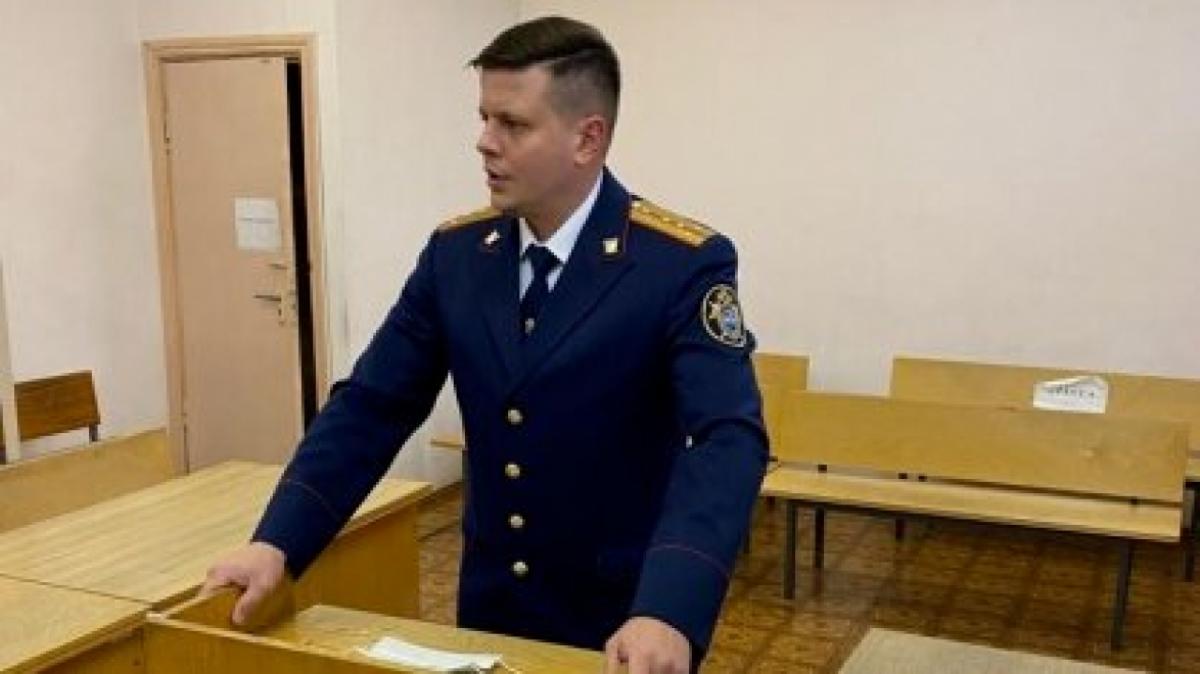 Жителя Саратова приговорили к 17 годам за надругательство над падчерицей