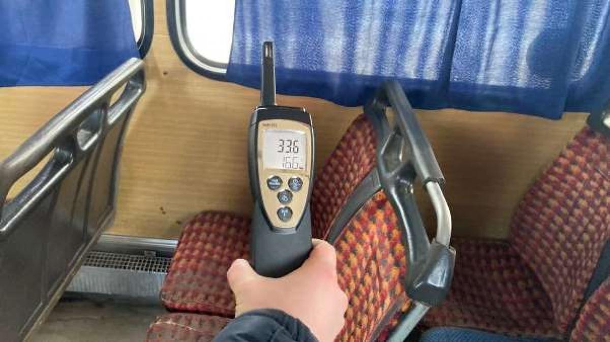 Саратовцы жалуются на холод в транспорте: чиновники проверили температуру в автобусах «Саратов-Энгельс» 