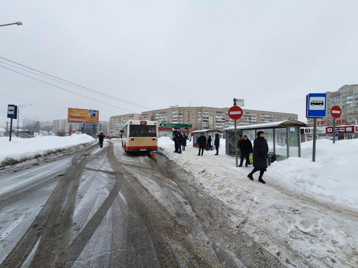 В поселке Юбилейный автобус маршрута 2Д сбил пешехода