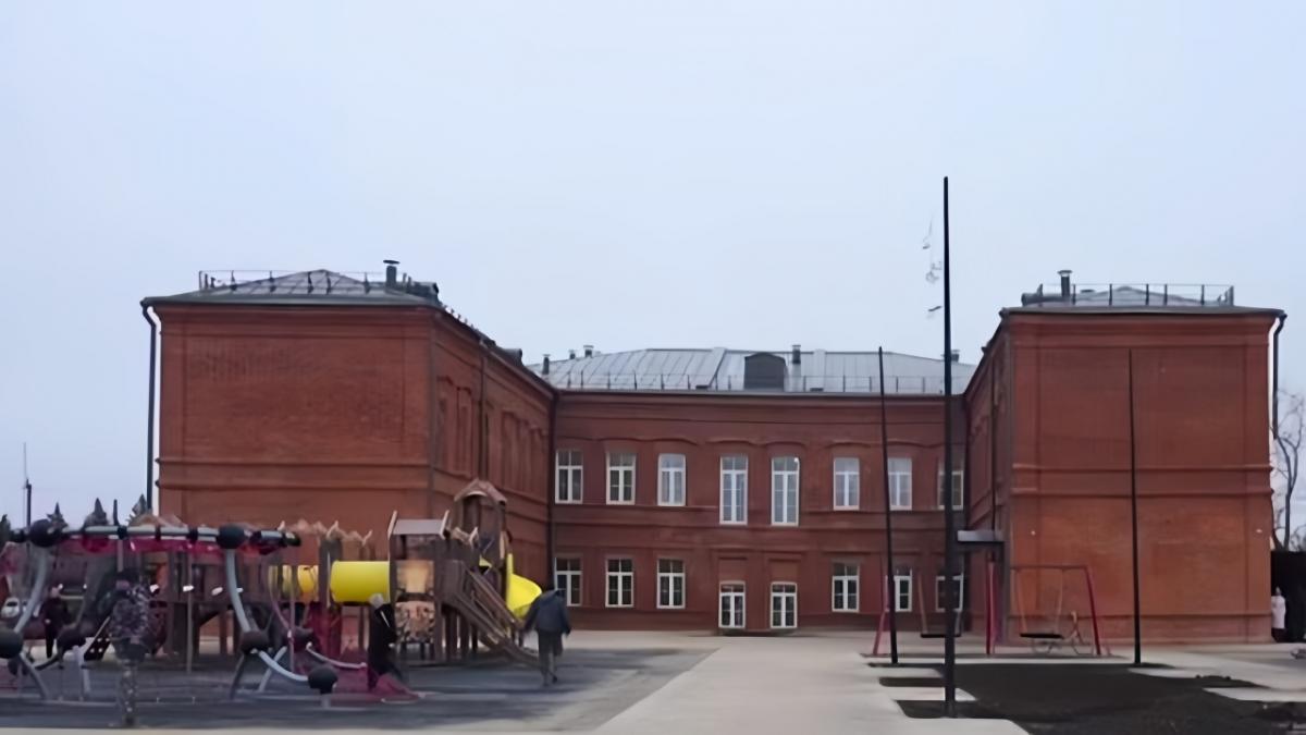 Володин оценил ход реставрации старинного училища в Петровске 