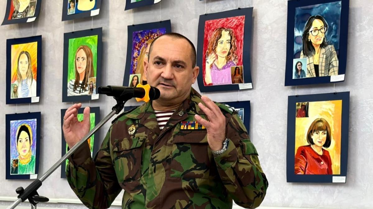 Калинин: в Саратовской облдуме открылась выставка детских рисунков