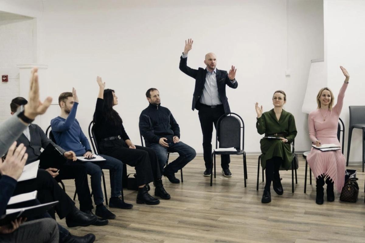 Как ораторское мастерство меняет жизнь - причины роста интереса к курсам