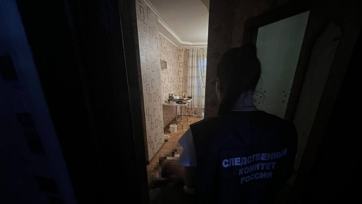 В Саратове дочь обнаружила мертвым 67-летнего отца на улице Блинова