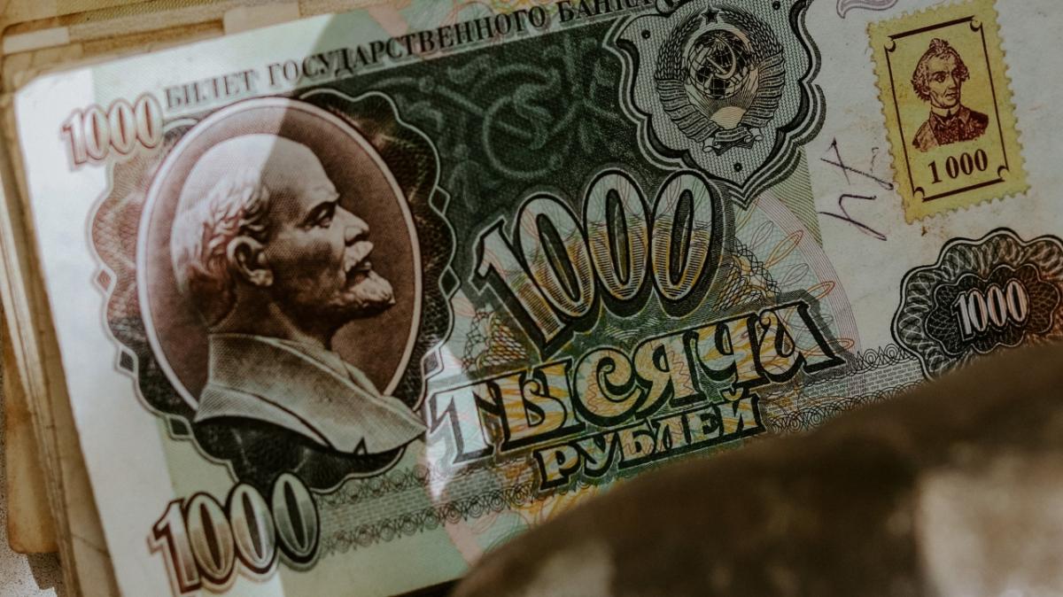 Мошенники начали пугать саратовцев введением цифрового рубля