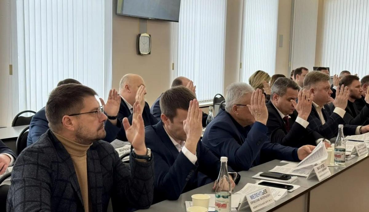 В Энгельсе продолжат благоустройство и окажут поддержку молодежным клубам