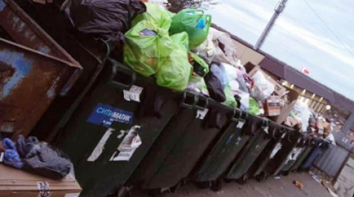 Саратовцам сделают перерасчет из-за сбоев вывоза мусора в январе