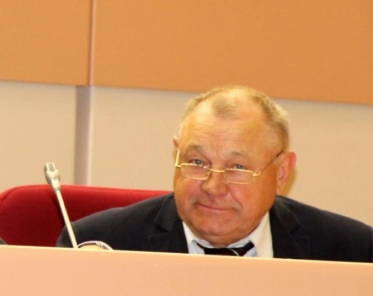 Николай Семенец принял решение сдать депутатский мандат
