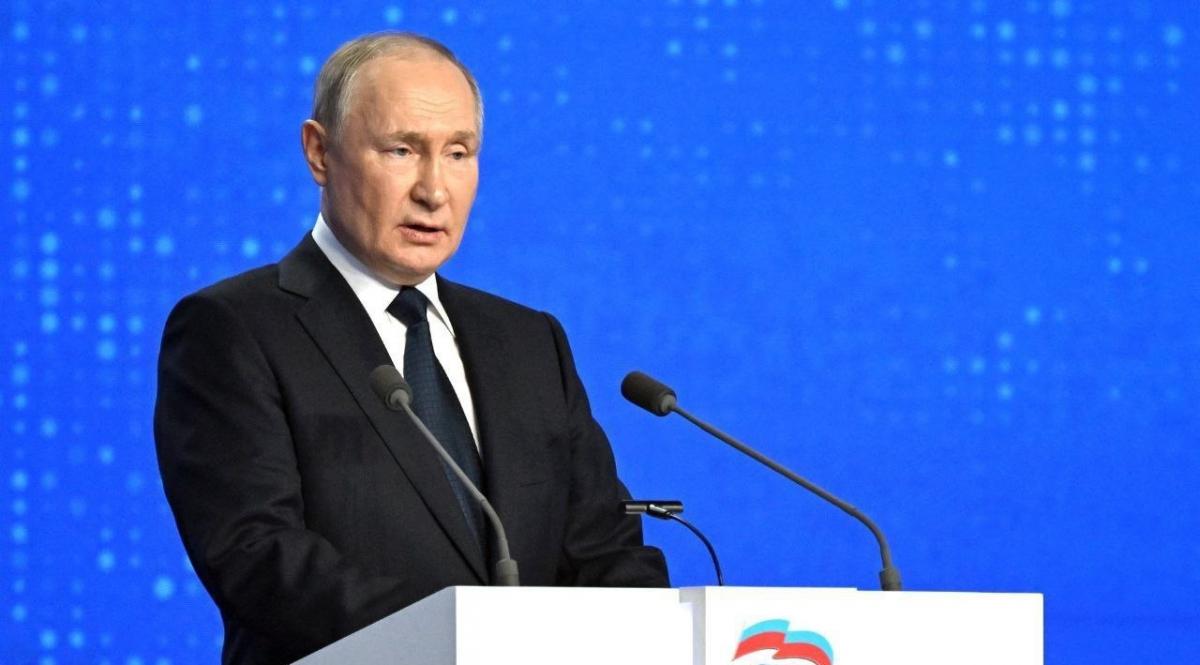 Владимир Путин наградил за заслуги 2 саратовских тренеров