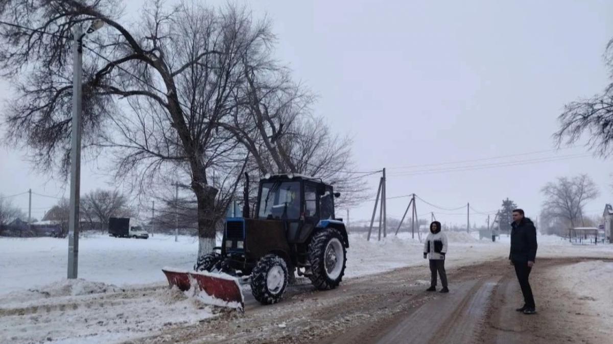 Власти Энгельсского района проконтролировали уборку снега в сельских поселениях