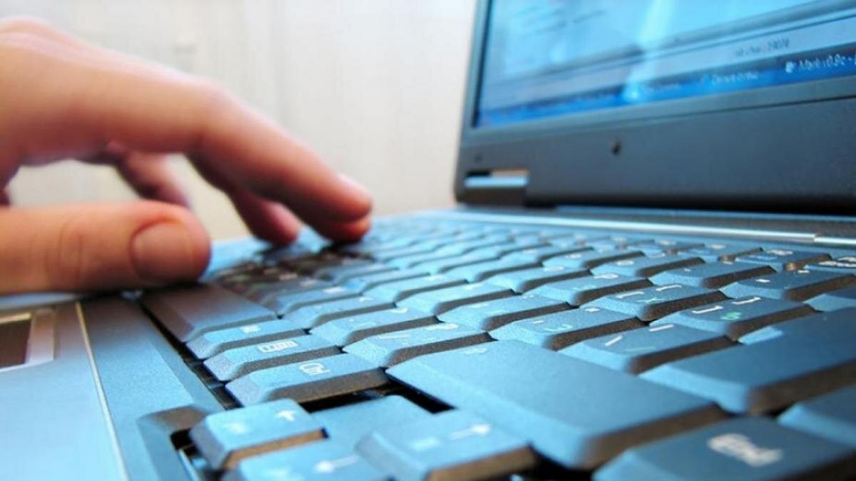 Саратовец добился возврата денег за бракованную обувь с маркетплейса 