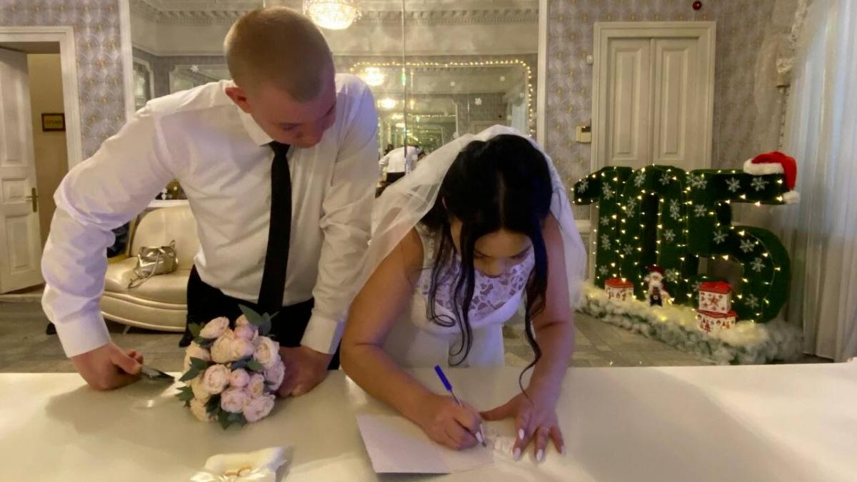 Саратовские ЗАГСы начали принимать заявления о вступлении в брак на красивые даты в 2023 году 