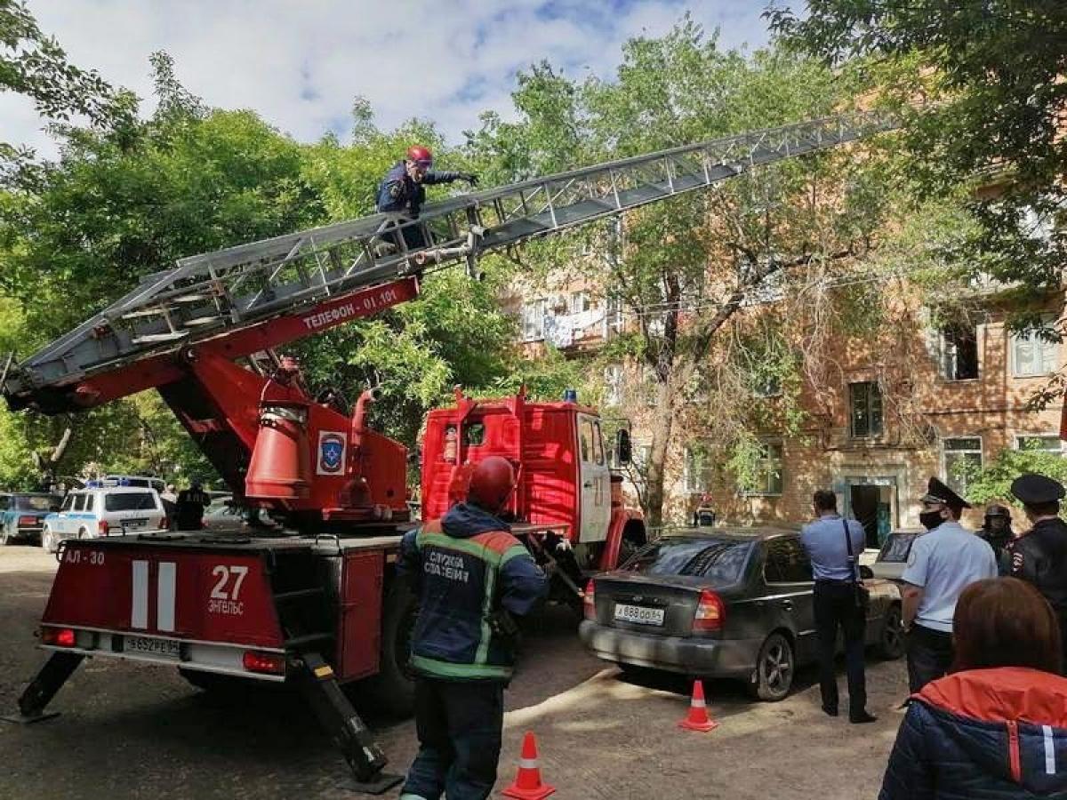 Обрушение лестницы жилого дома в Энгельсе: возбуждено уголовное дело