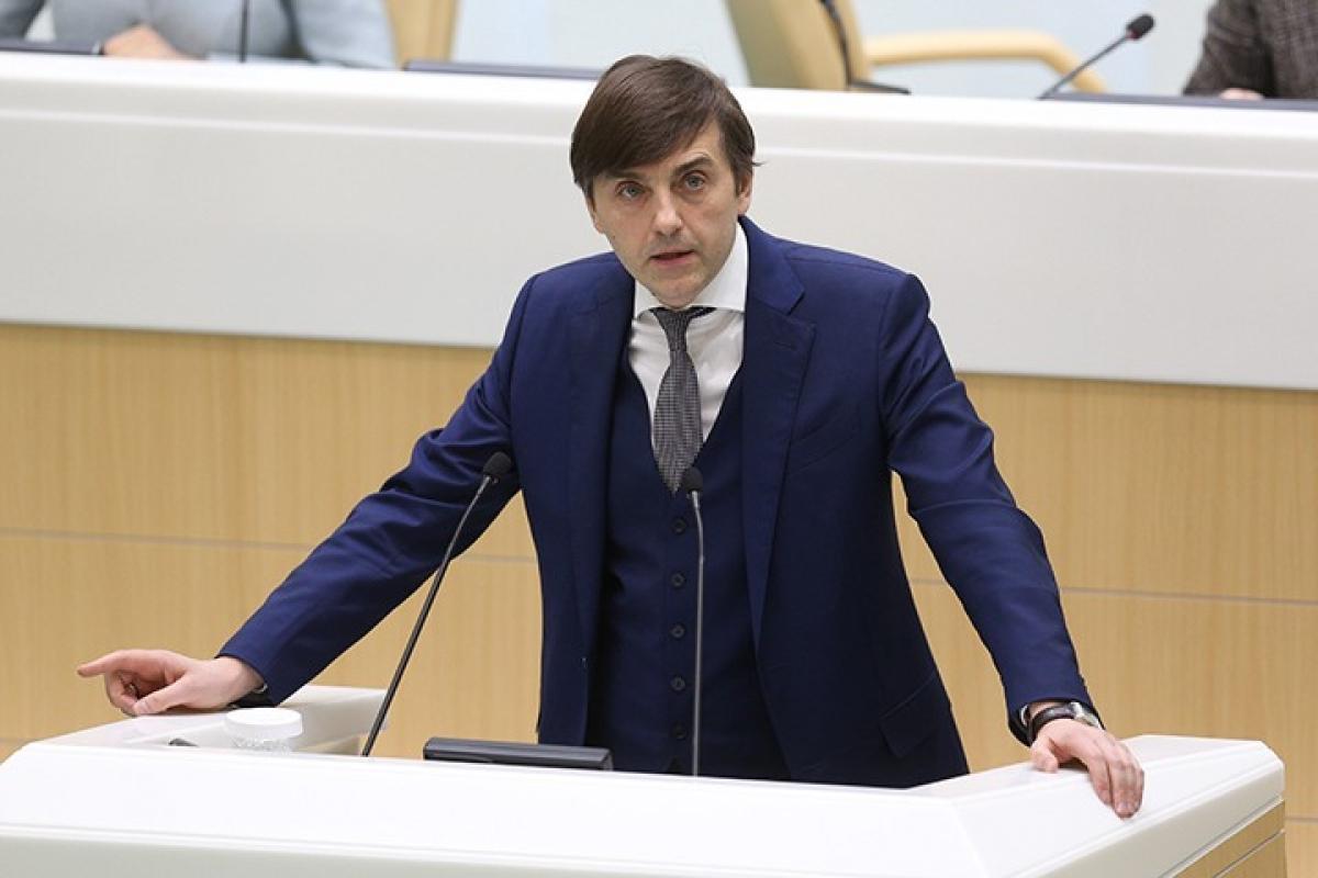 Глава Минпросвещения заявил об изменении системы оценок в школах 