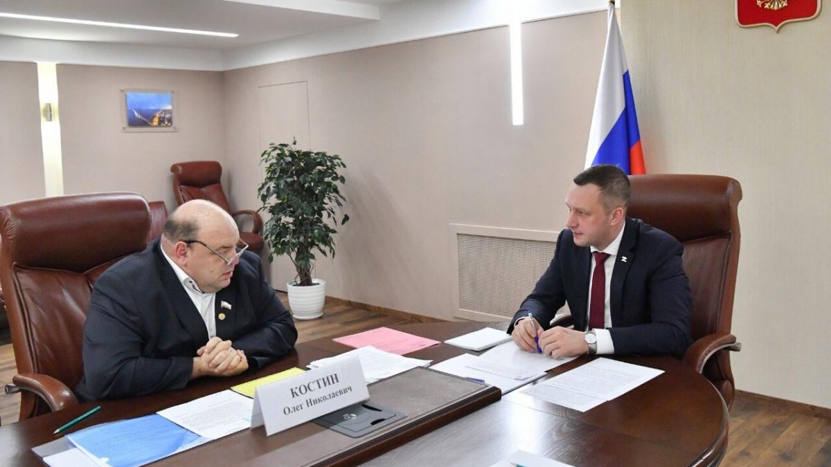 Глава саратовского Минздрава Олег Костин сообщил о планах открыть 700 аптек в селах