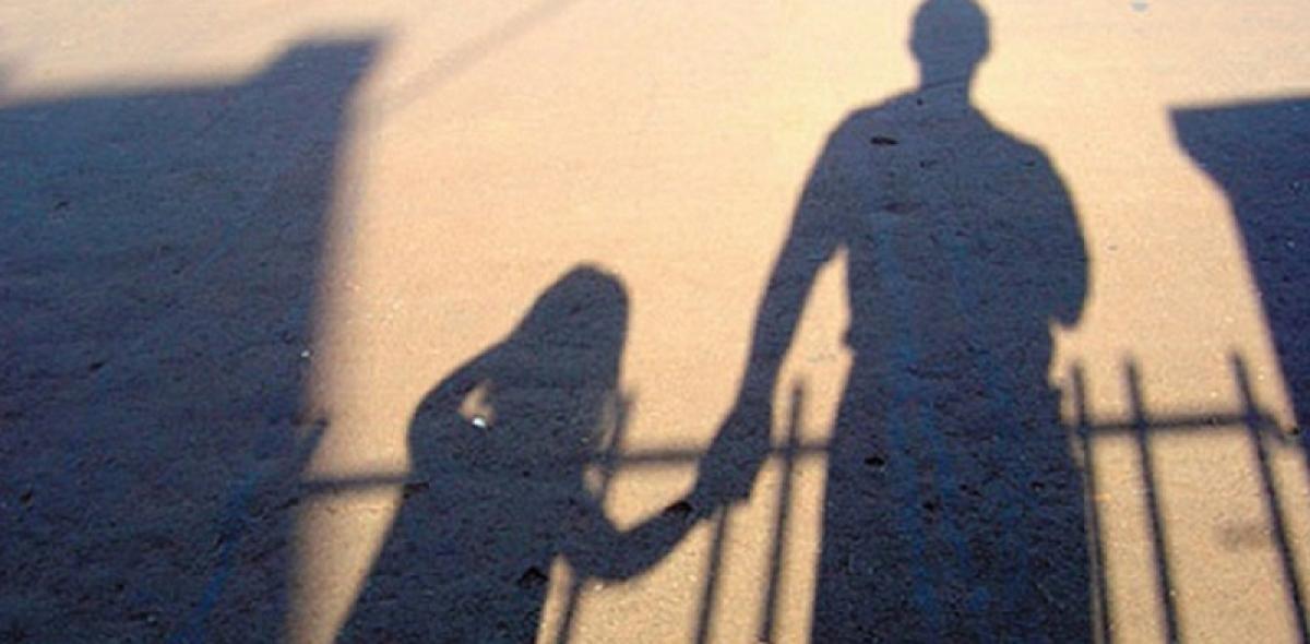 10-летняя девочка рассказала родне, что ее несколько лет насиловали отчим и брат